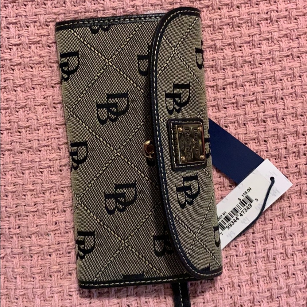 Dooney and Bourke wallet
